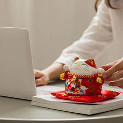 Chat Maneki Neko rouge en porcelaine-2.jpg