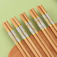 Baguettes japonaises en bois clair-4.jpg