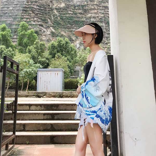 Veste de kimono court Kanagawa-1.jpg