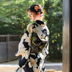 Kimono traditionnel floral bleu marine-2.jpg