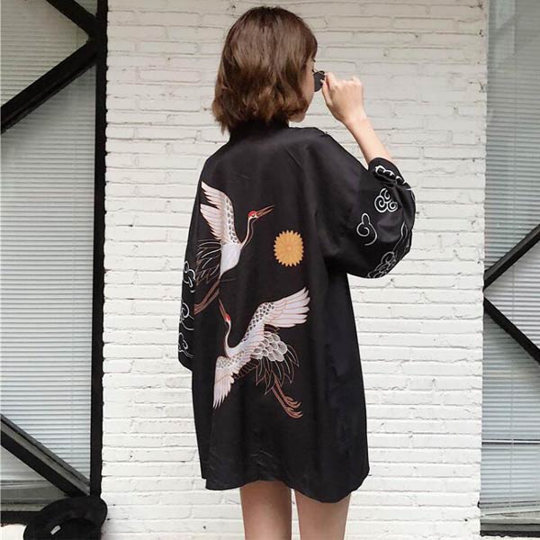 Kimono court noir motif grues-2.jpg