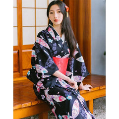Yukata japonais femme motifs traditionnels-3.jpg