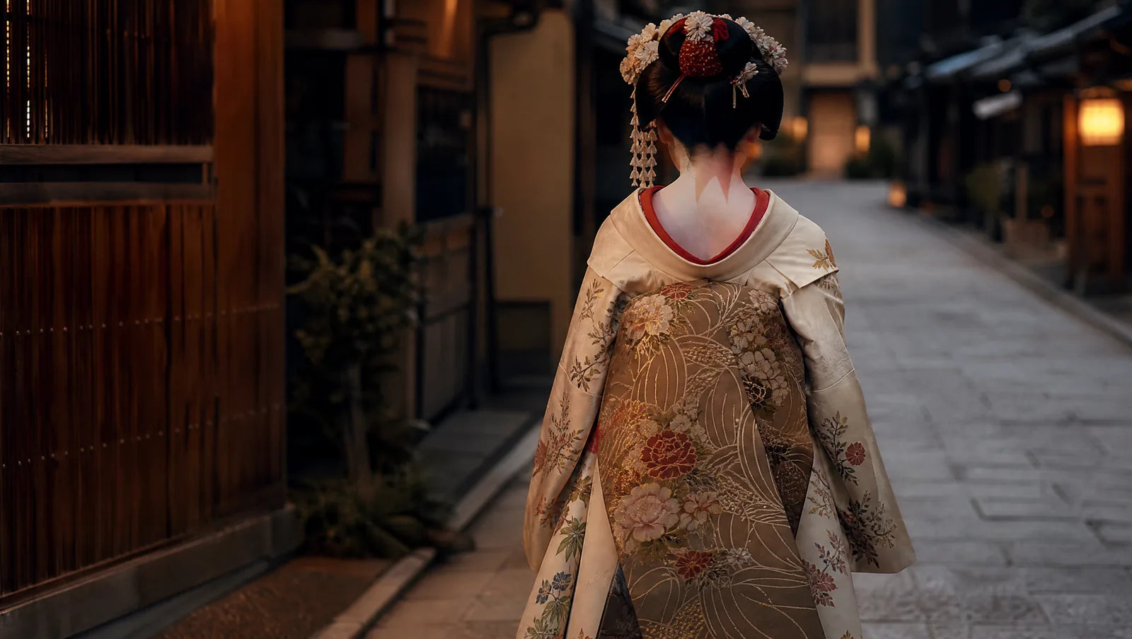Geisha et maiko : décoder le costume et ses codes