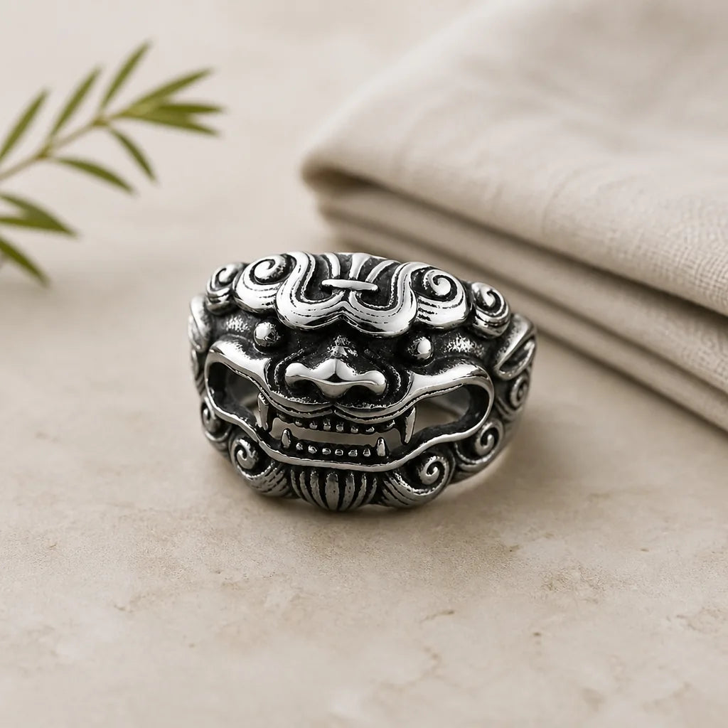 Bague homme lion gardien en acier