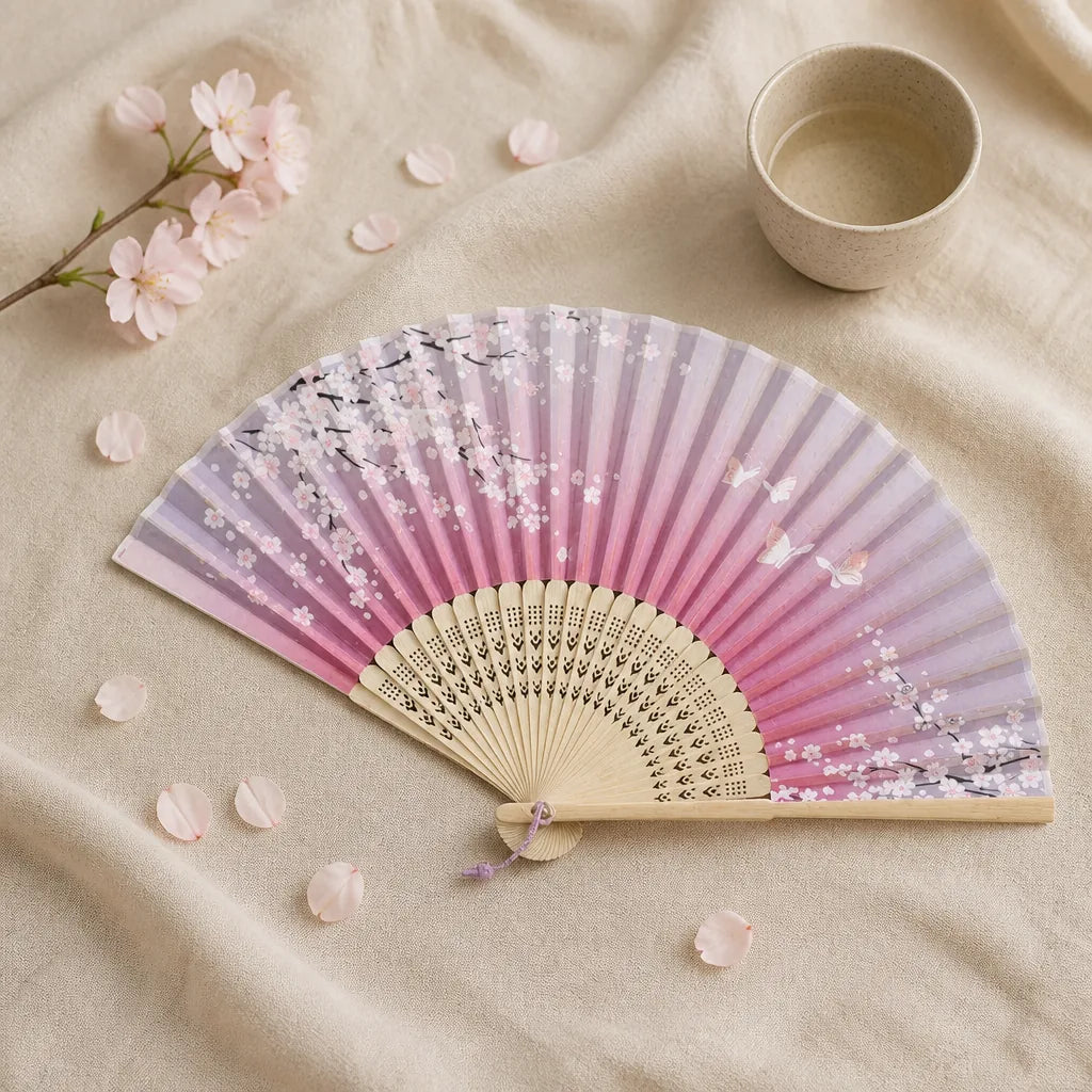Éventail pliant japonais à fleurs de cerisier