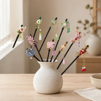 Épingle à chignon kanzashi — ornement floral avec pendeloques