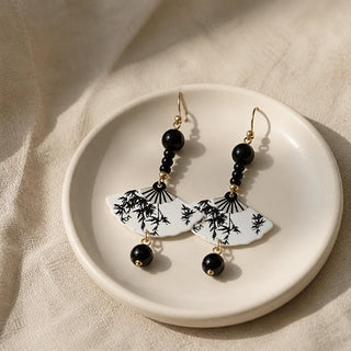 Boucles d'oreilles éventail noir à perles