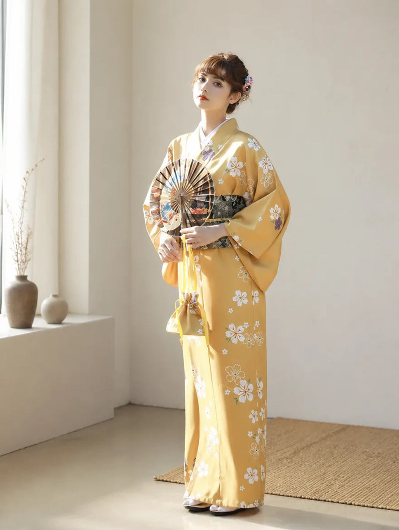 Kimono japonais jaune pour femme