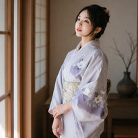 Kimono japonais à fleurs pour femme porté
