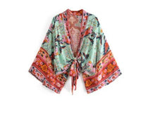 Kimono court fleuri vert grisé