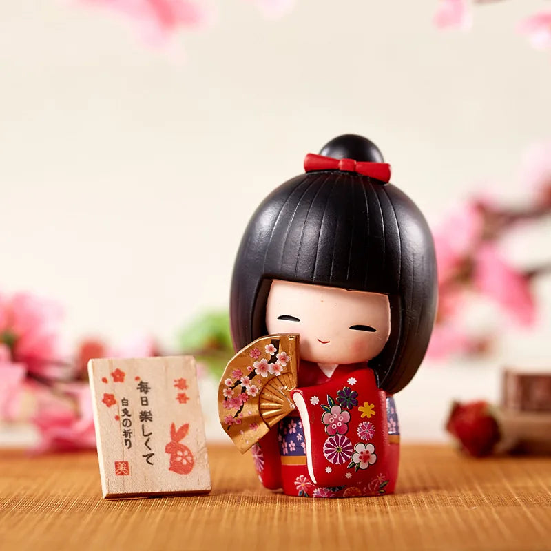 Figurine japonaise traditionnelle en kimono
