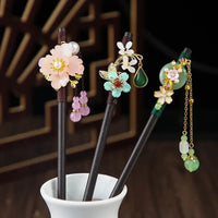 Épingle à chignon kanzashi — ornement floral avec pendeloques