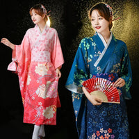 Robe kimono longue satinée fleurie