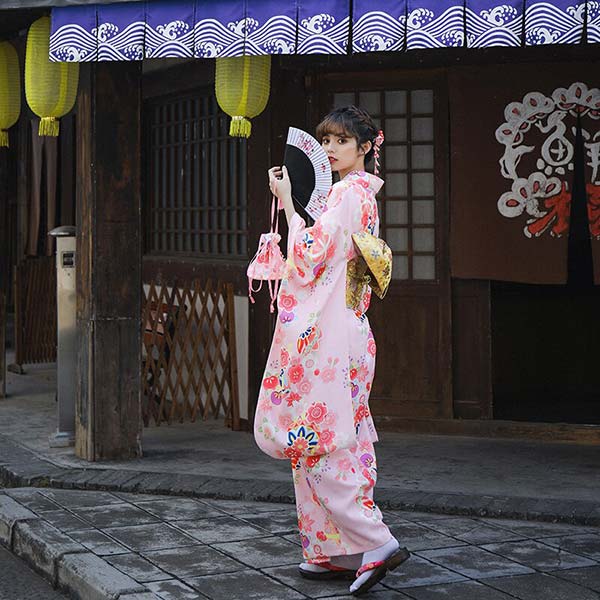 Kimono féminin fleuri rose pastel-2.jpg