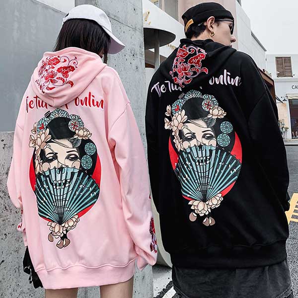 Sweat dark geisha japonaise