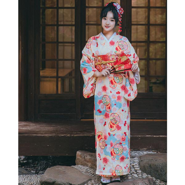 Yukata traditionnel japonais coloré femme-1.jpg