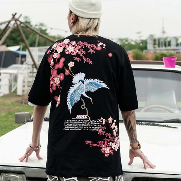 T-shirt grues et fleurs japonaises