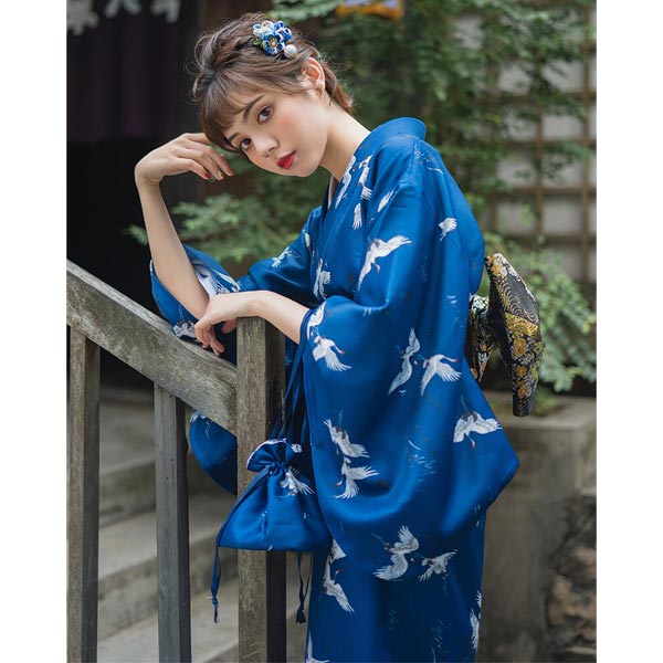 Kimono satiné bleu imprimé grues-3.jpg