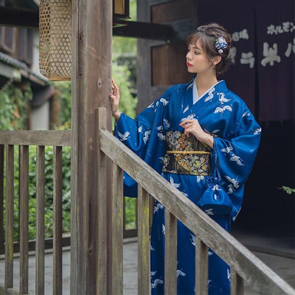 Kimono satiné bleu imprimé grues-2.jpg