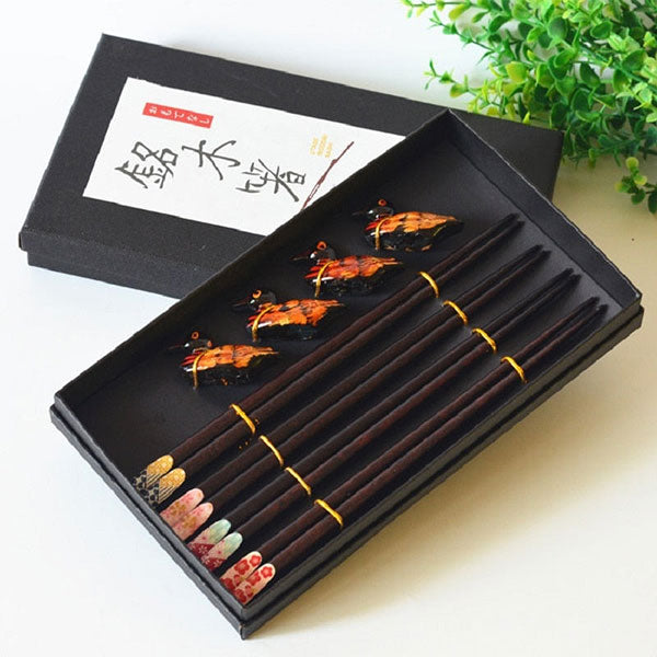 Coffret de Baguettes japonaises en bois foncé-3.jpg