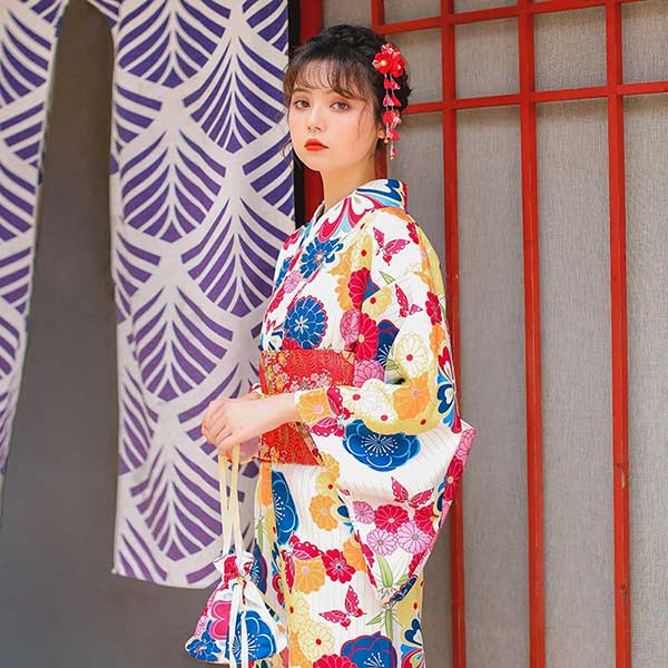 Kimono femme traditionnel japonais Haru-3.jpg