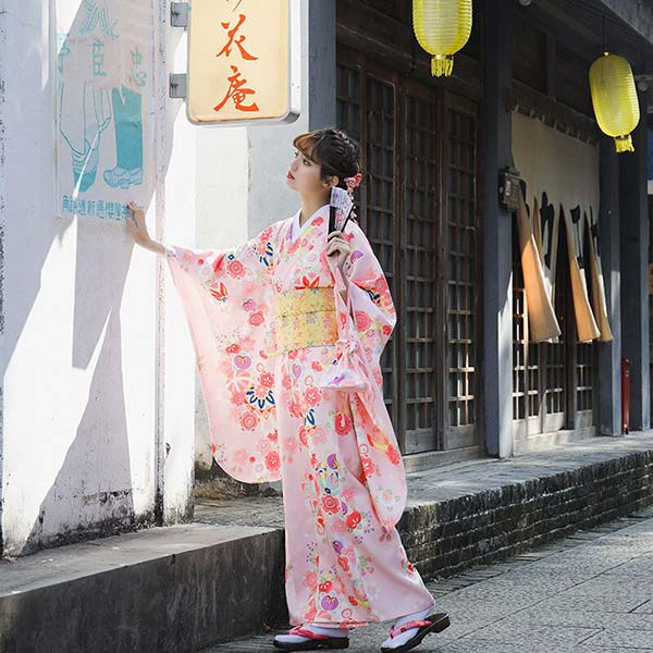 Kimono féminin fleuri rose pastel-4.jpg