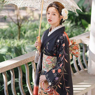 Kimono femme coloré motifs japonais