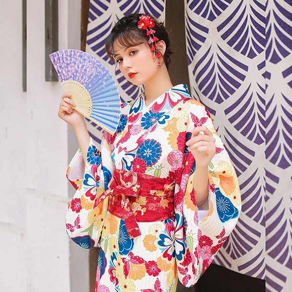 Kimono femme traditionnel japonais Haru-0.jpg