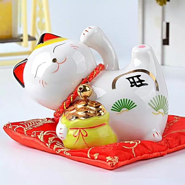 Maneki Neko et son sac de pièces d'or