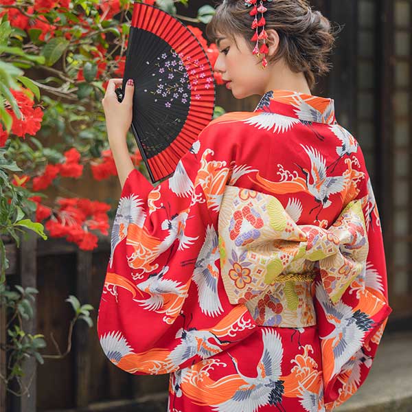 Kimono femme motifs japonais rouge