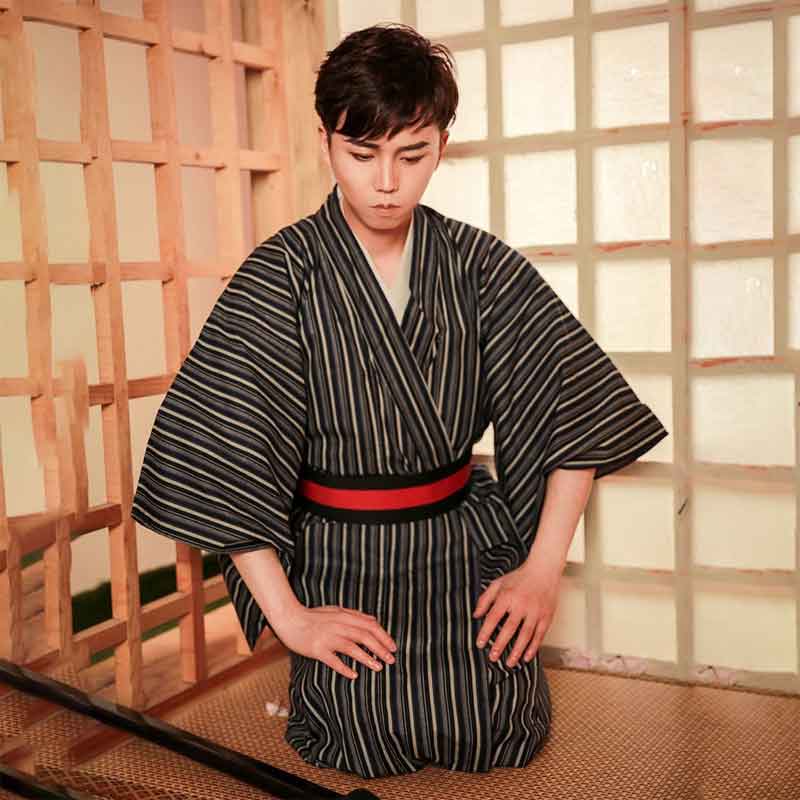 Kimono Homme Traditionnel Noir Rayé