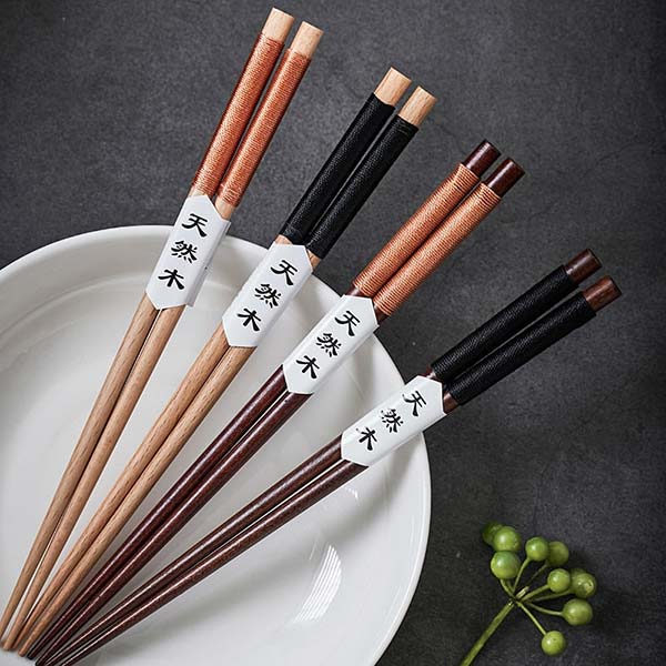Baguettes japonaises sobres en bois