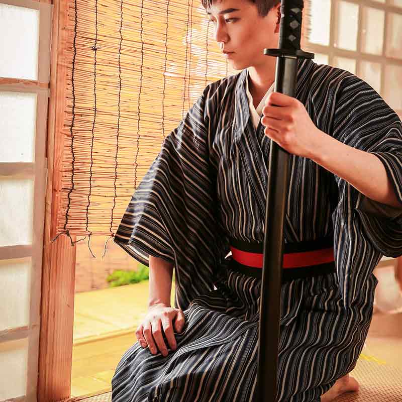 Kimono Homme Traditionnel Noir Rayé-2.jpg