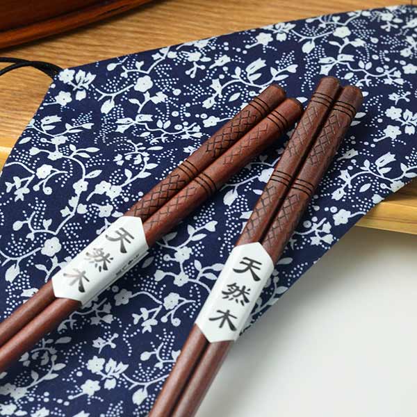 Baguettes japonaises gravées-0.jpg