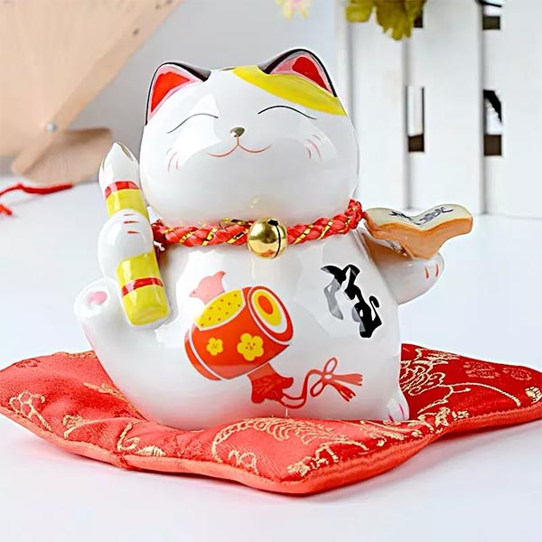 Chat Maneki Neko artiste calligraphie