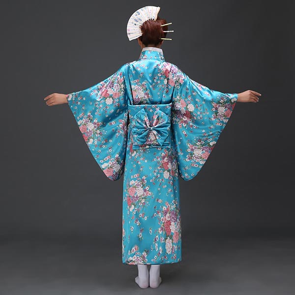 Kimono japonais floral bleu-1.jpg