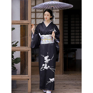 Kimono japonais traditionnel noir