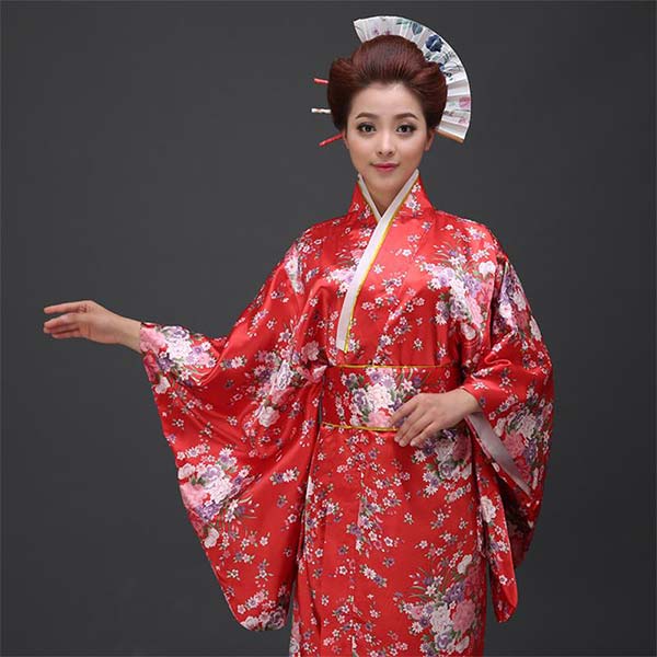 Kimono satiné style japonais rouge