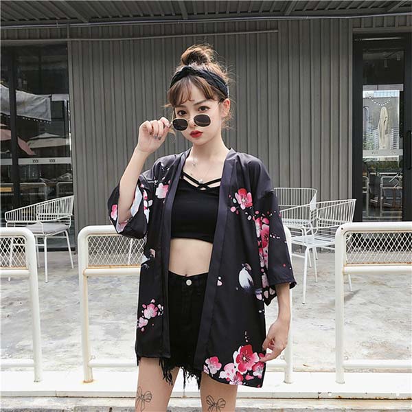 Veste kimono motif Geisha japonaise-4.jpg