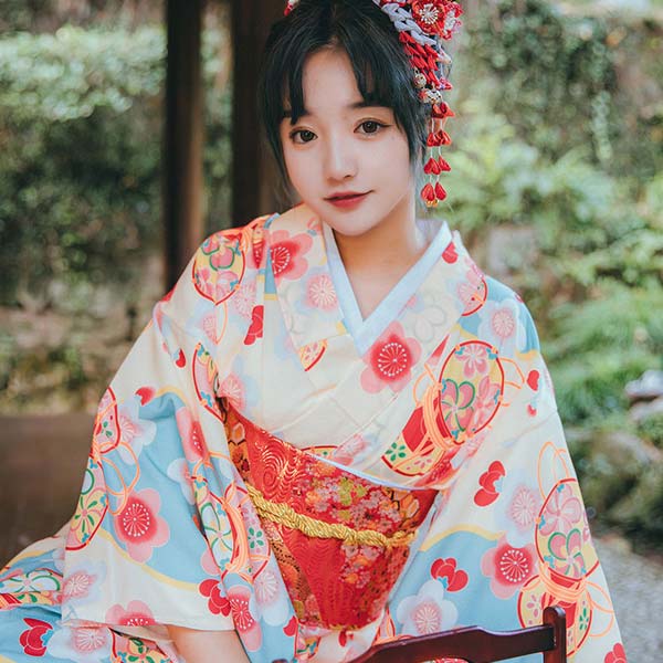 Yukata traditionnel japonais coloré femme-0.jpg