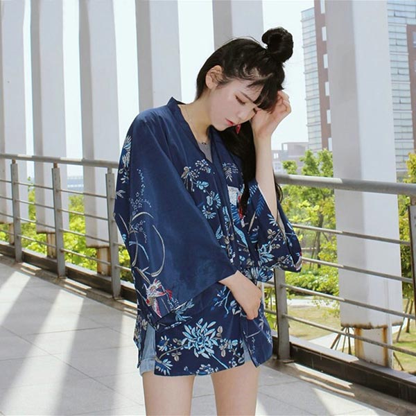 Veste de Kimono l gers motifs japonais bleus Esprit du Japon