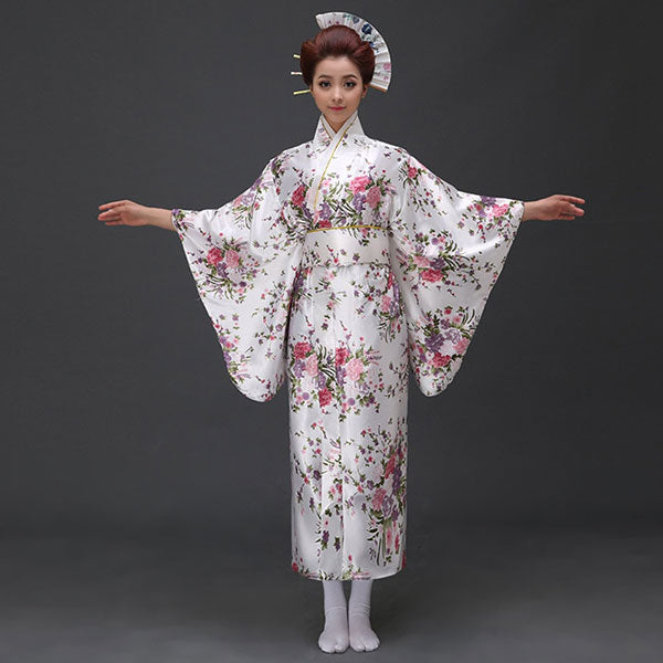 Kimono japonais floral blanc