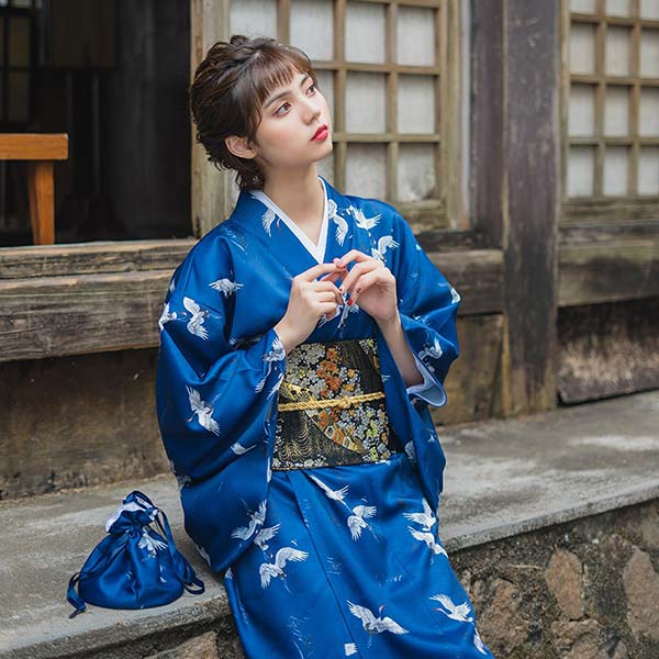 Kimono satiné bleu imprimé grues-1.jpg