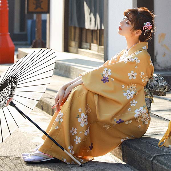 Kimono japonais jaune pour femme-0.jpg
