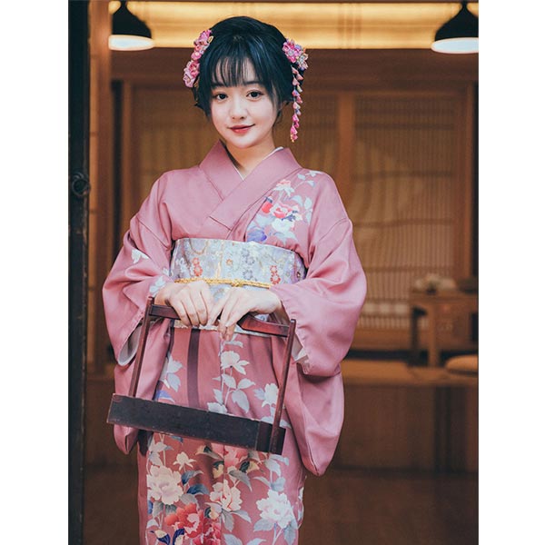 Kimono japonais femme rose pastel-2.jpg