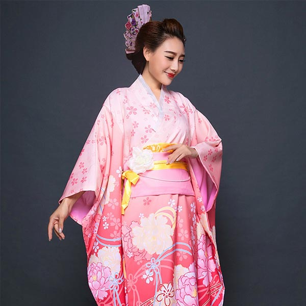 Kimono japonais floral rose-2.jpg