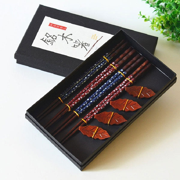 Coffret de Baguettes japonaises en bois foncé