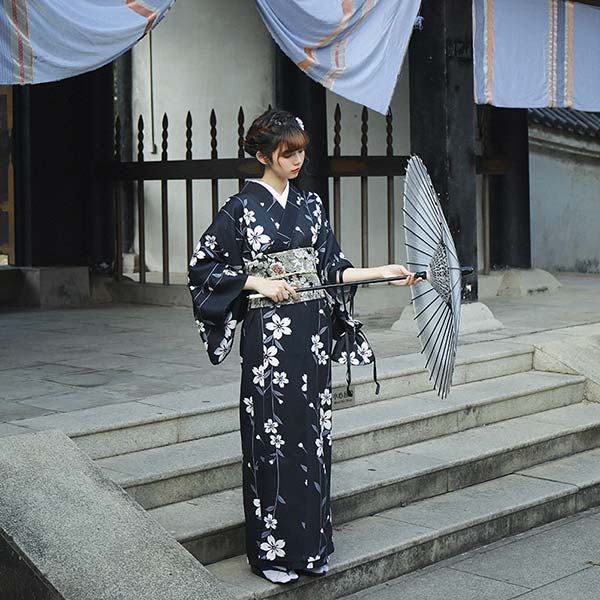 Kimono traditionnel japonais Hana noir-3.jpg