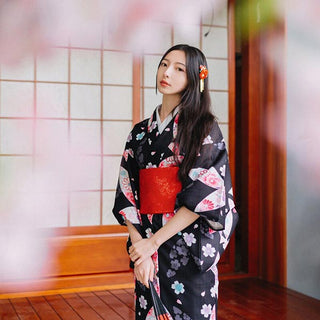Yukata japonais femme motifs traditionnels