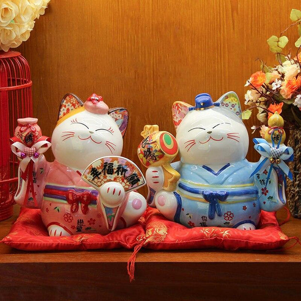 Maneki Neko en kimono rose-2.jpg